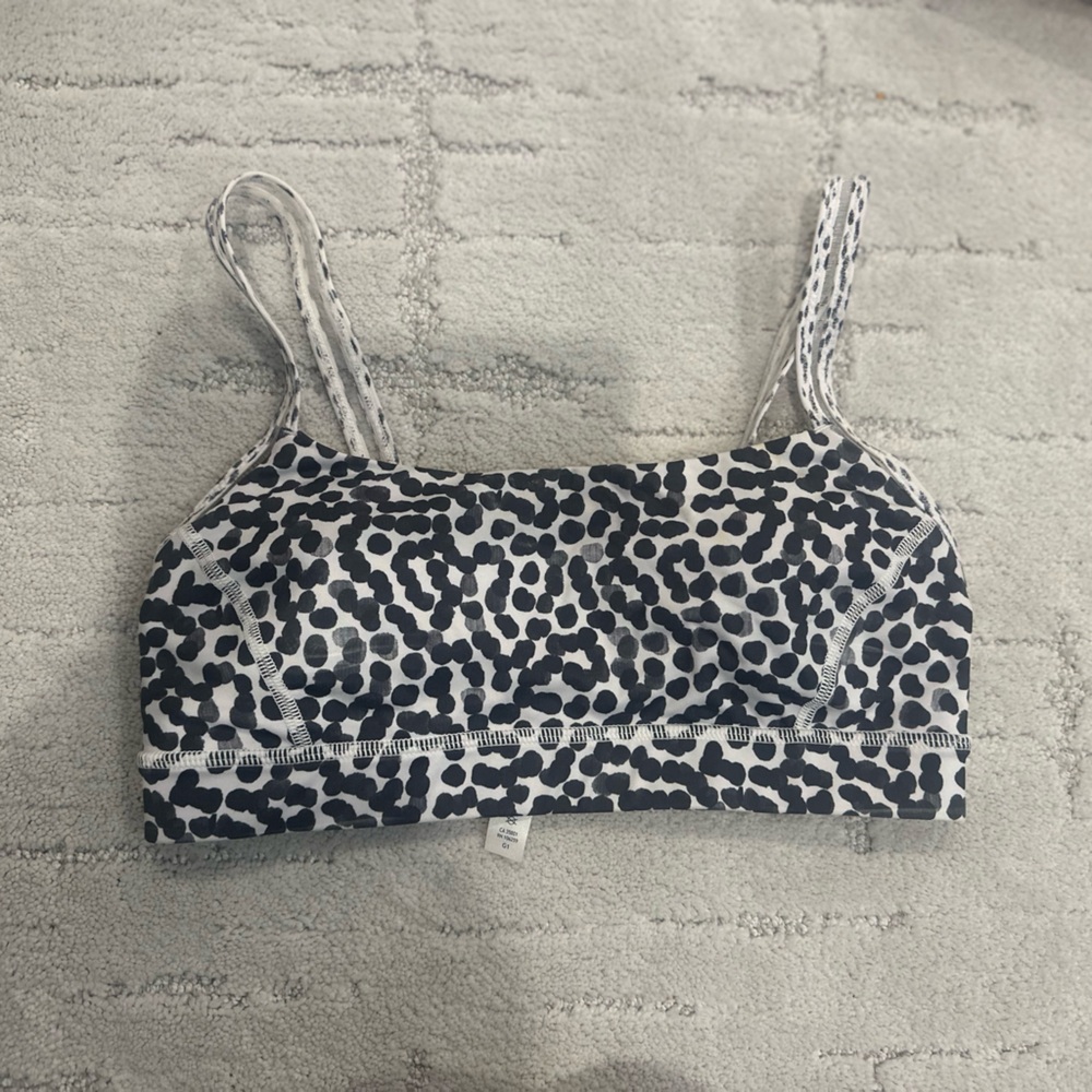 Lululemon - size 6 sports bra